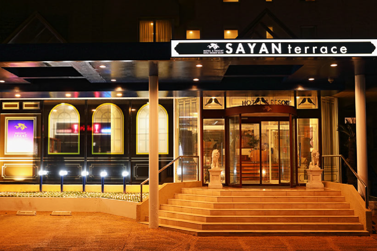 エントランス・フロント