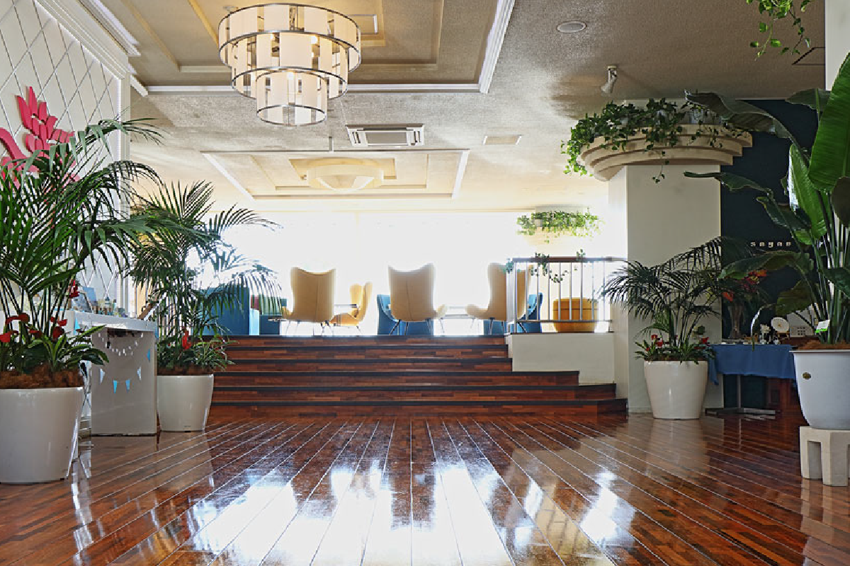 エントランス・フロント