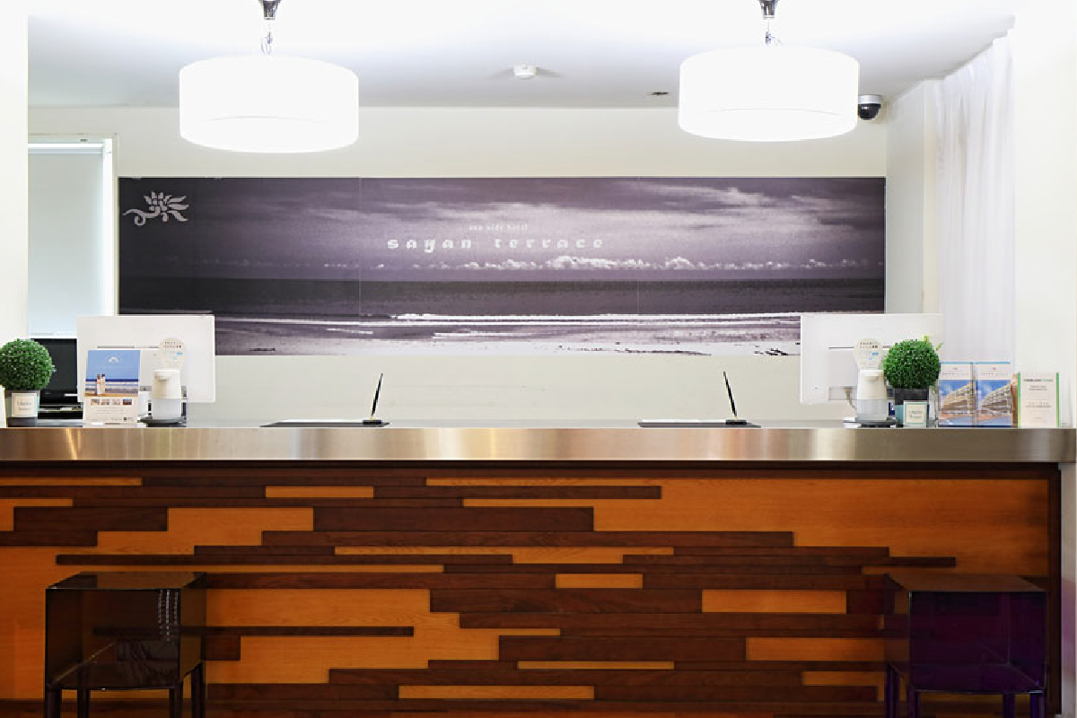 エントランス・フロント